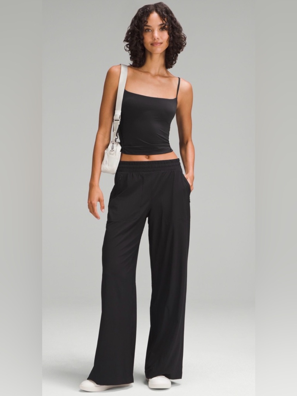 😎🖤NWT LULULEMON SWIFT MID-RISE WIDE LEG PANTS🖤😎
